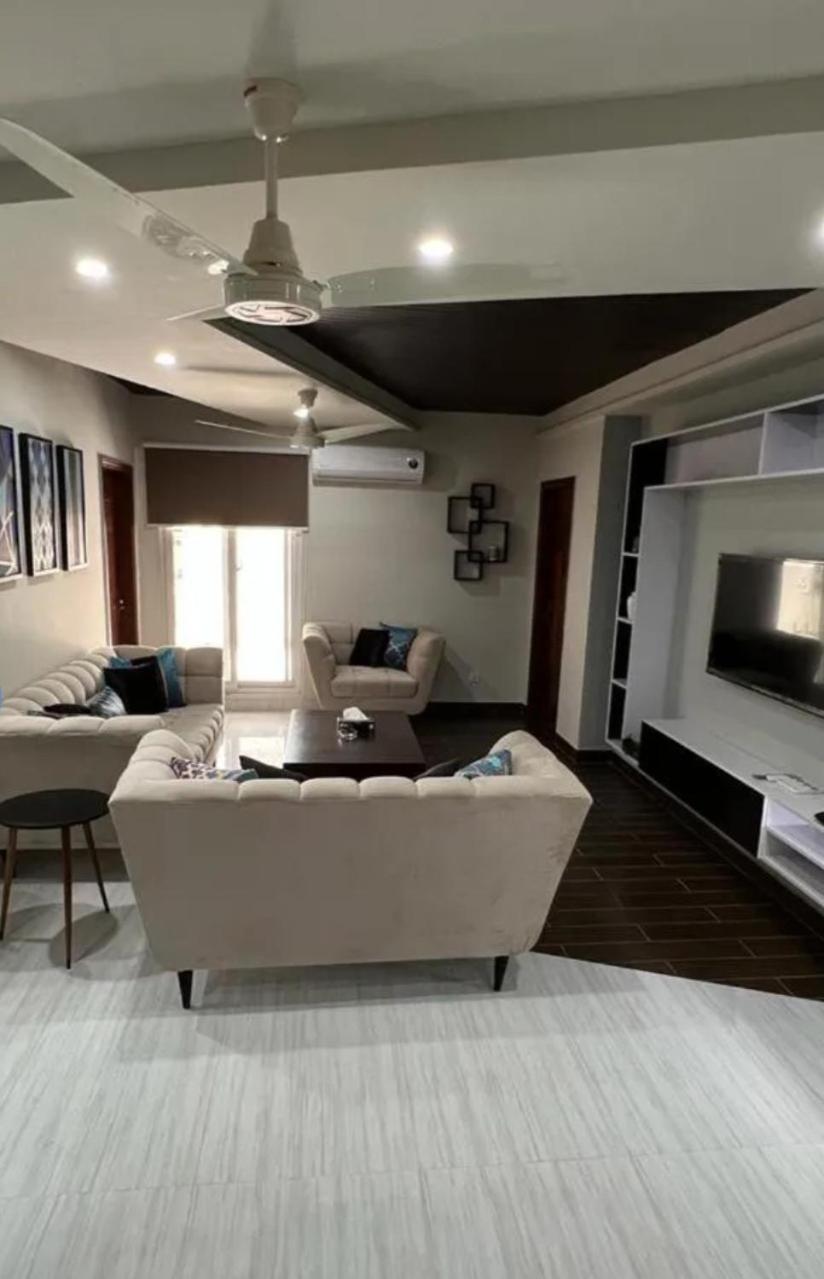 Furnished One-Bedroom Apartment For Rent Lahore Extérieur photo